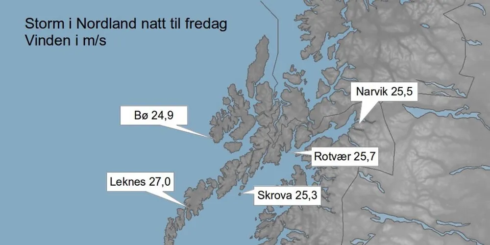 Slik var situasjonen i Nordland natt til fredag. Også lørdag kan det bli storm i fylket. Grafikk: Meteorolofene på Twitter/Yr