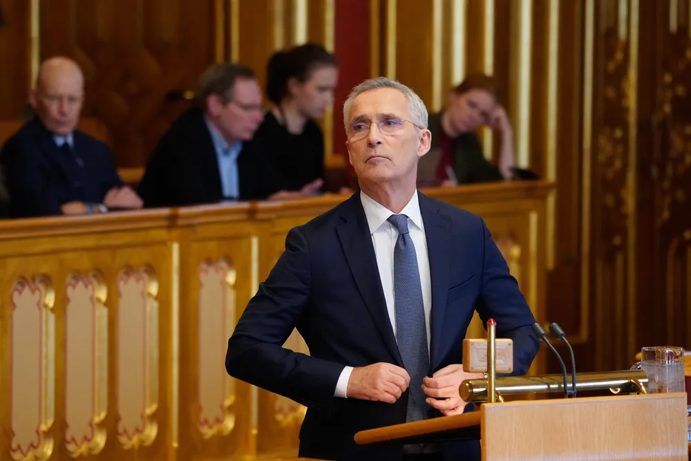 Finansminister Jens Stoltenberg (Ap) forsvarte de fire forslagene «for å trygge Oljefondet» i Stortinget tirsdag.