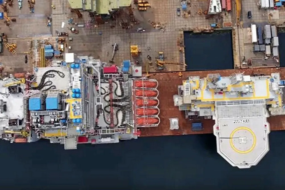 Sailaway: Mariner topsides on heavy transport vessel Forte
