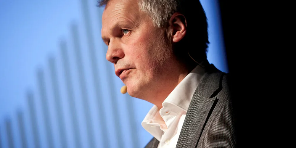 FÅR STØTTE: Salmargründer Gustav Witzøe får støtte fra Frøya kommune, som i går snudde i saken om utbygging av 14 vindturbiner på øya.