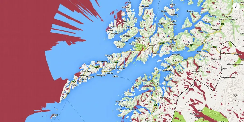 NRK mener at det er svært god dekning på deres kanaler i de blå havområdene og på land. Rød farge markerer hvor det ikke er dekning. I slutten av uka kommer forhåpentligvis de endelige og sikre svarene. Kart: NRK/FBFI/Ketil Svendsen