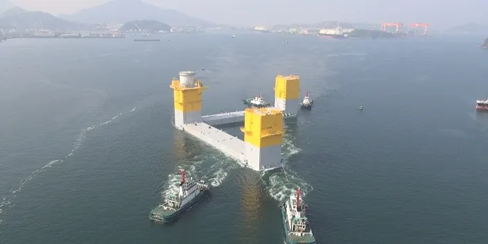 The Fukushima consortium is now towing the three-column semi-sub floater from Nagasaki to Yokohama.