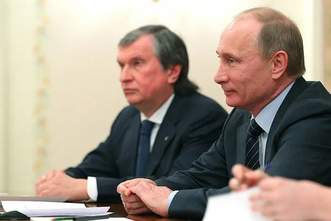 EU names oil trio on sanctions list