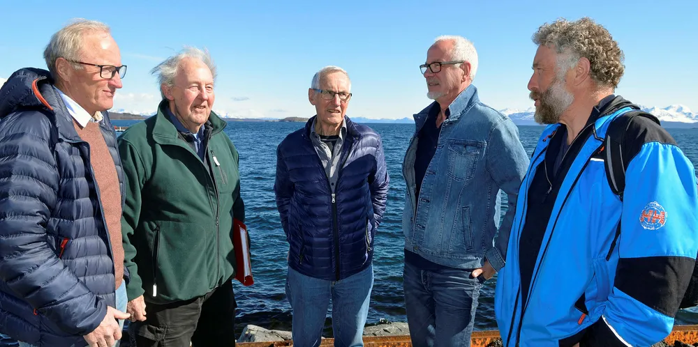 SAMLET: Arbeidsutvalget i Folkeaksjonen for fremtidsrettet havbruk i Sør-Troms: John Magne Kvanli (t.v.), Torleif Jørgensen, Kåre Nordgård, Fred Jørgensen (leder) og Jan Arne Arntsen.