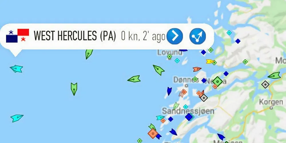 FØLGES: Plattformen West Hercules er på tur mot feltet med to supplybåter og KV «Barentshav».