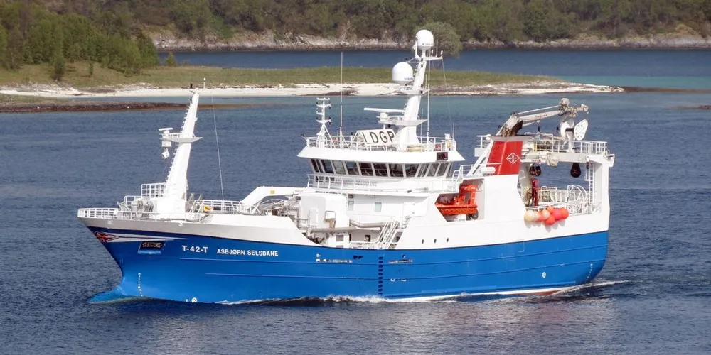 Kystnotbåten «Asbjørn Selsbane» har fisket godt på sei den siste tiden. Her på seiling sørover gjennom Tjeldsundet. (Arkivfoto: Jon Eirik Olsen)