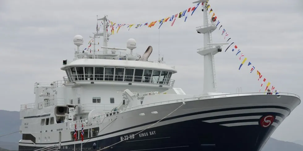 NY: "Kings Bay" ved kai på MJølstadneset i Fosnavåg. Nytt tilskudd til ringnotflåten i Herøy.