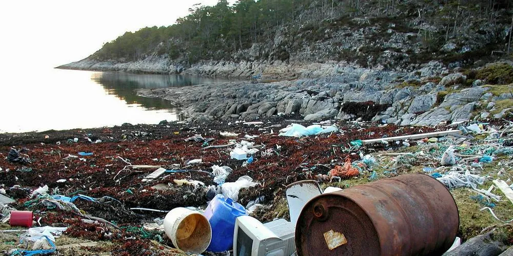 FORSØPLING: Miljødirektoratet har fordelt 80 millioner kroner til forskjellige opprydningstiltak. Fishing for Litter, ordningen der fiskere leverer inn marint avfall, videreføres i år.Illustrasjonsfoto: Eivind Hellandsjø / Havneavisen