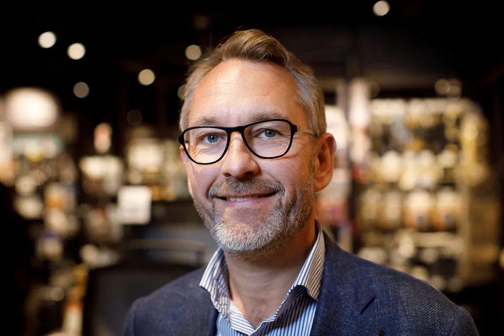 Jernia årsresultat 2018. Administrerende direktør Espen Karlsen i Jernia viser frem Jernias nye butikkonsept i butikken på Lambertseter. Konseptet skal nå gjennomføres i Jernia-butikker over hele landet.
