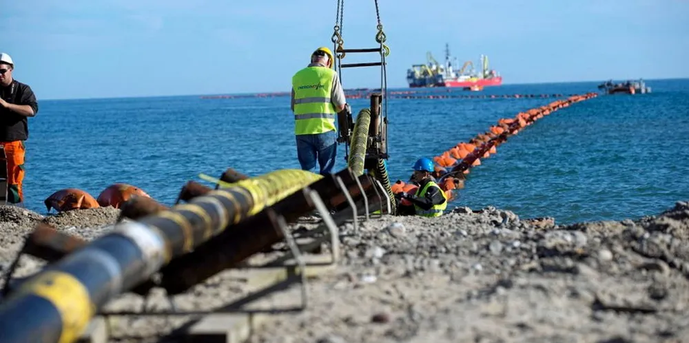 Lite sannsynlig og vanskelig å regulere, mener NVE om strupe utenlandskablene i en rasjoneringssituasjon.
