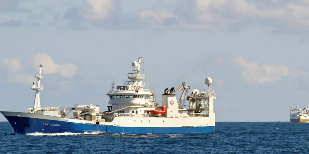 UTESTENGT: Fiskefartøyene som er utestengt fra Islands økonomiske sone, som «Liafjord» og «Teigenes» på bildet, samt «Østerbris» og «Talbor», er blitt behandlet etter islandsk lov, opplyser islandske myndigheter.