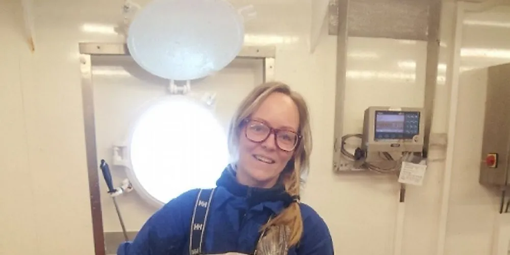 Skreitoktet med "Johan Hjort" i mars 2015. Student Hege Sande med en skrei på 22 kilo.