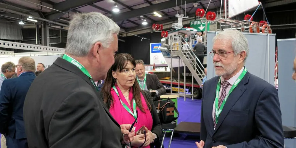 Den skotske lederen for fiskerorganisasjonen Scottish Fishermen Federation, SFF, Bertie Armstrong (t.v.) frykter at deres minister Fergus Ewing, ikke får noe gjennomslag i den britiske regjeringen for å øke andelene til britiske fiskere i britisk farvann.Foto: Nils Torsvik