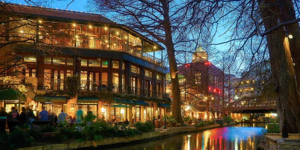 San Antonio River Walk - Flickr/pedrosz
