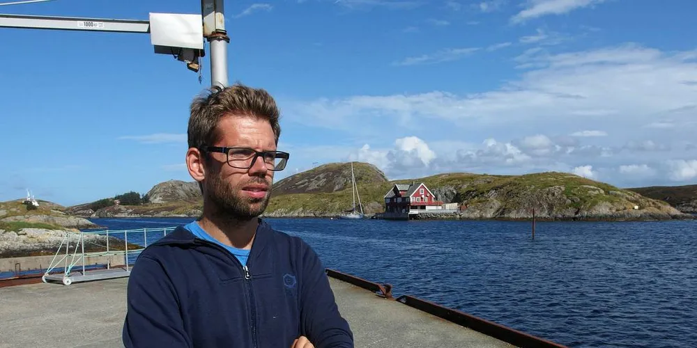 STYRER: Daniel Fedøy er daglig leder og styreleder for den nye Bulandet Fiskemottak. Her på kaien på Nikøy.