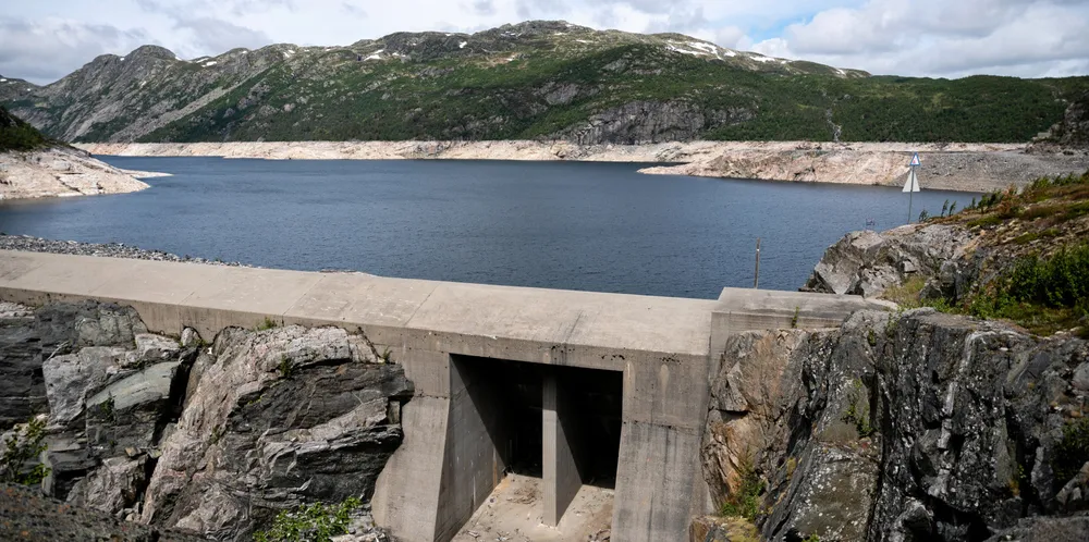 De fem siste ukene er importen til Sør-Norge til sammen på knapt 1,4 TWh. I den samme perioden har fyllingsgraden i vannmagasinene i Sør-Norge økt med bare 0,3 TWh. Alt annet likt har dermed importen sørget for at ikke fyllingsgraden er enda lavere enn den faktisk er.