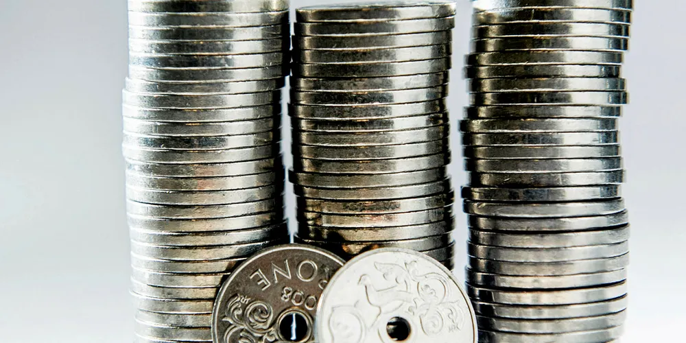 HISTORISK FALL: Kronen stuper mot alle valutaer. I natt kostet en euro nesten 13 kroner.