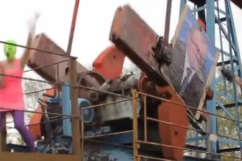 Pussy Riot in Russian rig gig