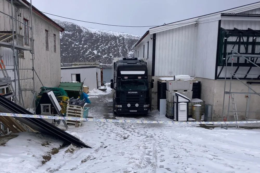 En rekke personer er pågrepet etter stor politiaksjon i Finnmark. Nå må politiet prioritere etterforskningen og sørge for at saken blir avklart innenfor rimelig tid, skriver Fiskeribladet.