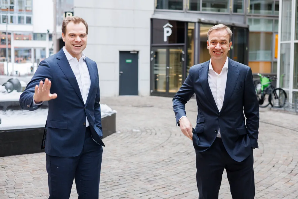 Kristoffer Thuen (til venstre), tidligere sjef for M&A-rådgivning i Carnegie, kommer høyt på inntektstoppen – ikke bare i DNB og Carnegie, men også i norsk finansbransje. Her med hans tidligere sjef Petter Hagen, som var sjef for investment banking i Carnegie-konsernet.