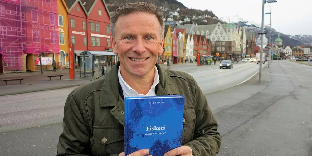 Oli Samro, færøysk rådgiver og økonom, har skrevet boka «Fiskeri – mange løsninger».Foto: Nils Torsvik