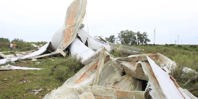 High winds knocked down Impsa wind turbine towers