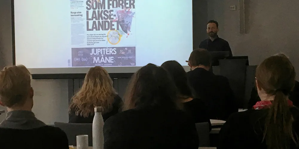Journalist Simen Sætre, her i møte med journalister i Bodø.