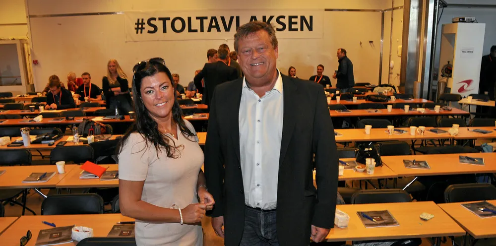 POLITISK DELTAGELSE: Fiskeriminister Harald Tom Nesvik og politisk rådgiver Britt Dalsbotten deltok på Europharma (nå: Stim) sitt årlige Lofotseminar i går. I dag fortsetter seminaret som denne gang går av stabelen i det gamle fiskeværet Mortsund ved tettstedet Leknes på Vestvågøy, der Stim har hovedkvarter.