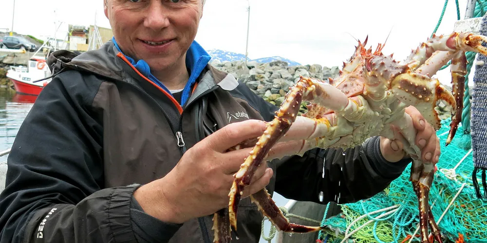 POSITIV TIL AT ALLE FÅR DELTA: Fisker Arnt Ring, bosatt i Porsanger, er positiv til fiskeriminister Harald T. Nesvik (Frp) sitt forslag om at alle fiskere i Finnmark som oppfyller kravene om å delta skal få fiske kongekrabbe i det kvoteregulerte området øst for 26 grader øst.
