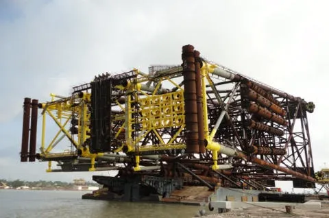Load-out: jacket for Ayatsil-A platform on barge Intermac 600