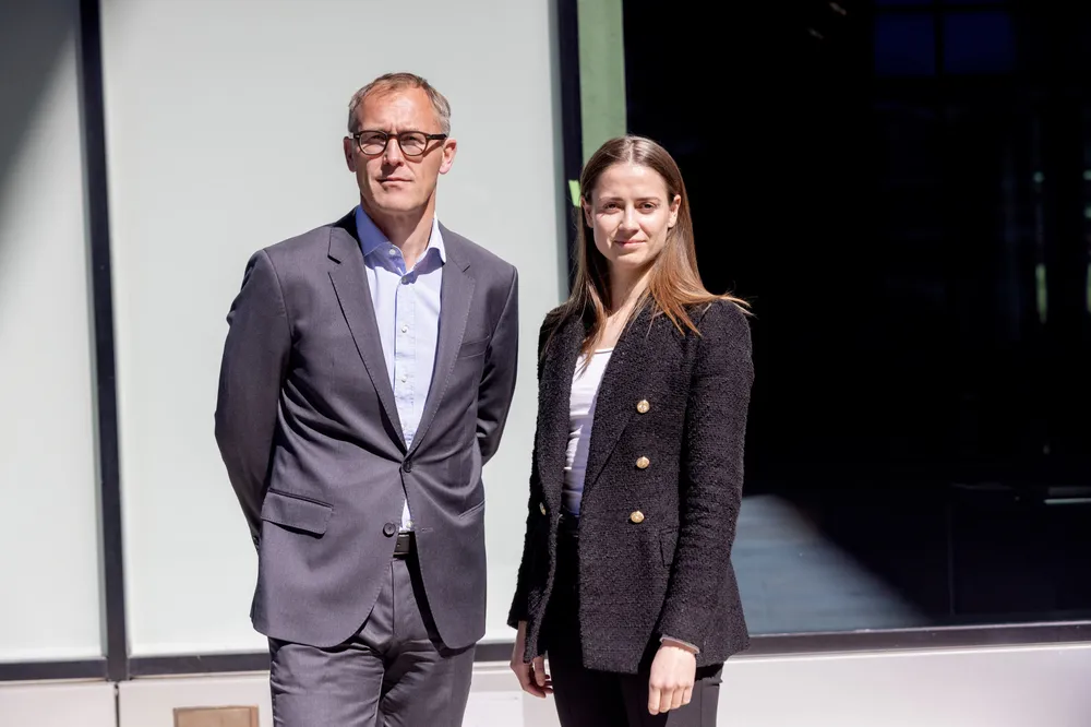 Advokat og partner Preben H. Mo og advokatfullmektig Astrid B. Dovland i Advokatfirmaet Føyen sier mange bedrifter fortsatt ikke har satt seg inn i lovens krav eller påbegynt arbeidet loven krever.