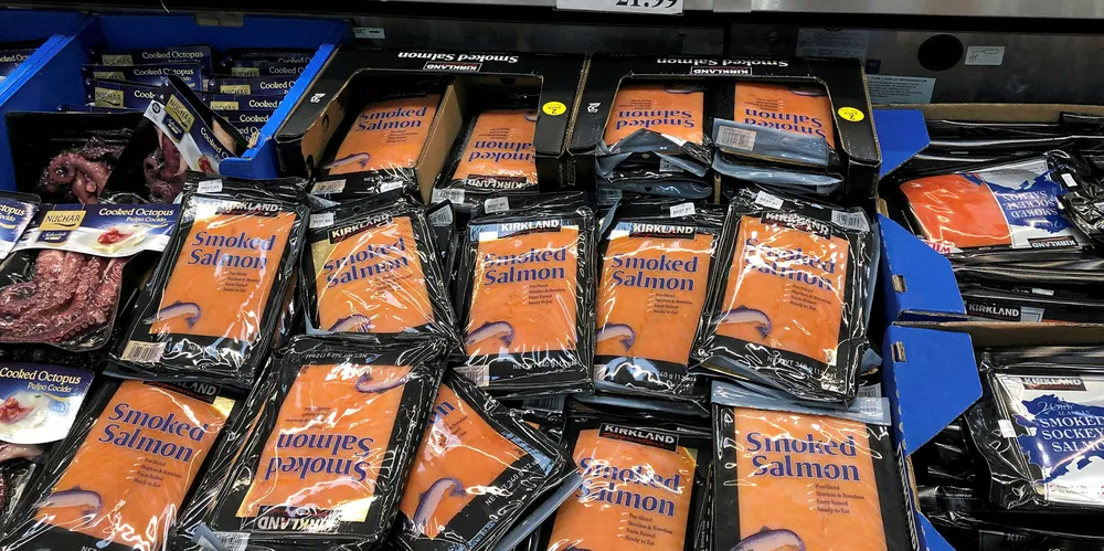 Costco har sitt eget merkenavn, Kirkland, på røkelaksen de selger.