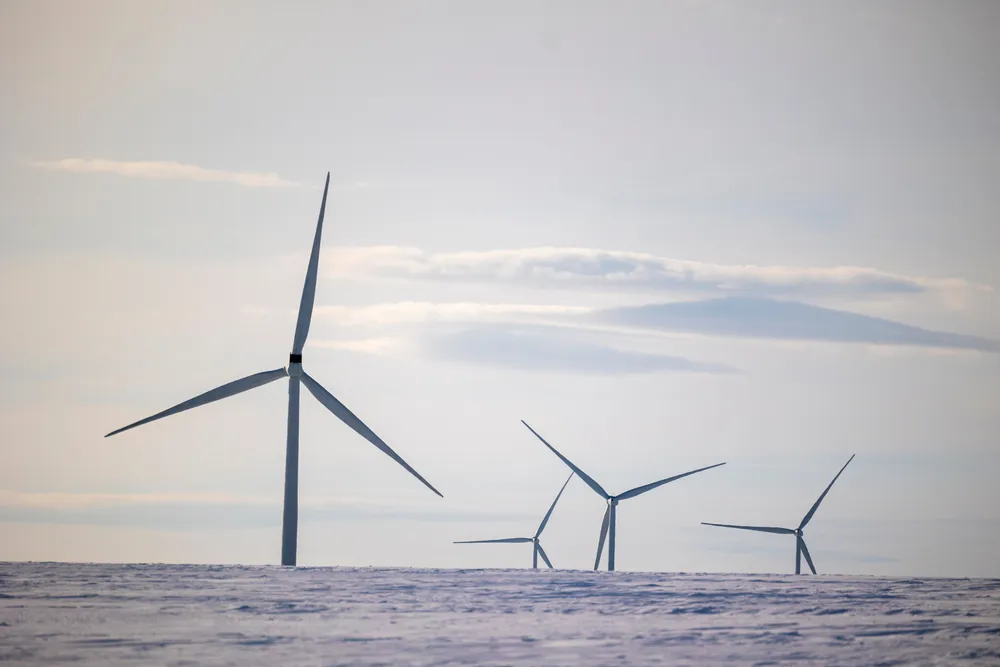 Varangerkraft skal bygge hydrogenfabrikk i Berlevåg. Vindmølleparken på Raggovidda skal forsyne fabrikken med strøm.