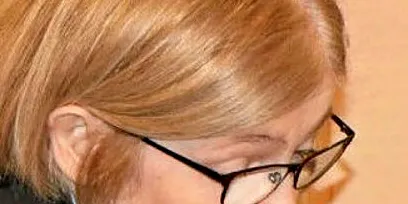 Ludvigsen og to av de fornærmedes bistandsadvokater, Beate Arntzen og Ole Strømmen. Strømmen representerer den fornærmede som er lettere psykisk utviklingshemmet. Strømmen mener Ludvigsen etablerte kontakt med fornærmede slik at han kunne begå seksuelle overgrep.