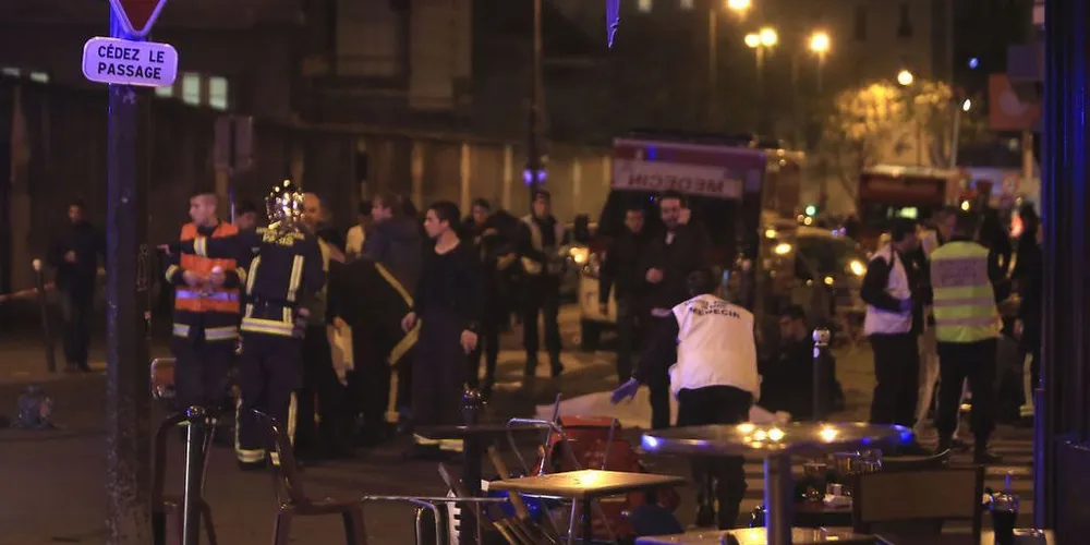 FiskeribladetFiskarens journalist er midt i terroren i Paris. Nå er det ordre om å holde seg inendørs.