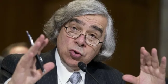 DOE Secretary Ernest Moniz