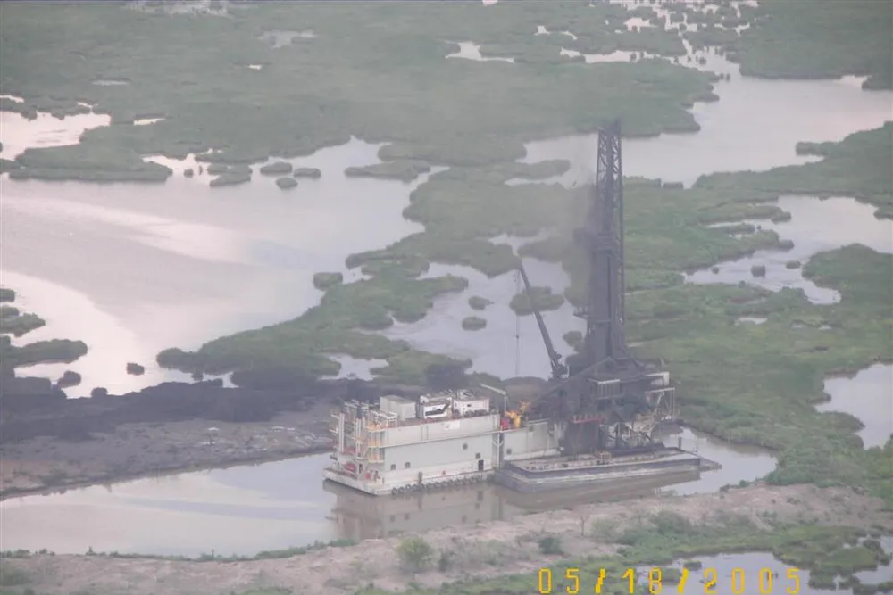Delta drilling: Rig burns.