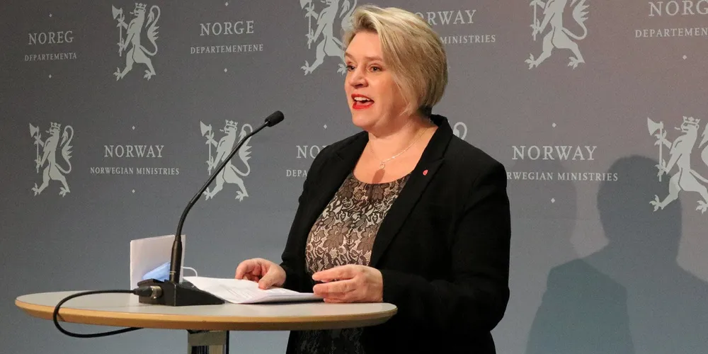 Gjennomgangen som olje- og energiminister Marte Mjøs Persen nå har kunngjort, vil inkluderer flere av tiltakene som har blitt foreslått, som makspris på strøm, krav til fyllingsgrad i magasinene og ulike måter å sikre strømkundene på.