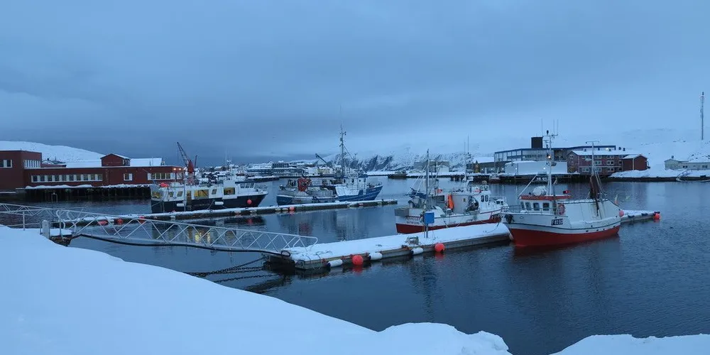 Fredag er det minus 14 grader i Båtsfjord og sterk vind. Arkivfoto: Arne Fenstad
