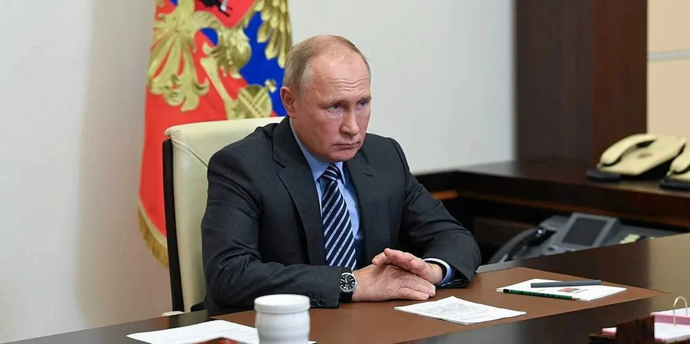 Russlands president Vladimir Putin har instruert finansdepartementet om å se på merverdiavgiften som verftene må betale for reparasjoner av russiske fiskefartøyer.