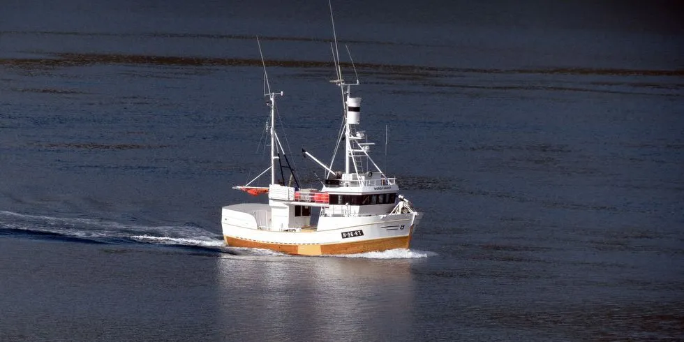 «Nordfangst» på 14,99 m slipper med en centimeters margin innenfor fjordlinjene. Nå arbeides det for at også litt større båter i samme klasse også skal slippe inn.