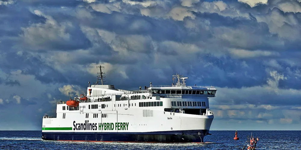 Scandlines halts sailings after bomb threat