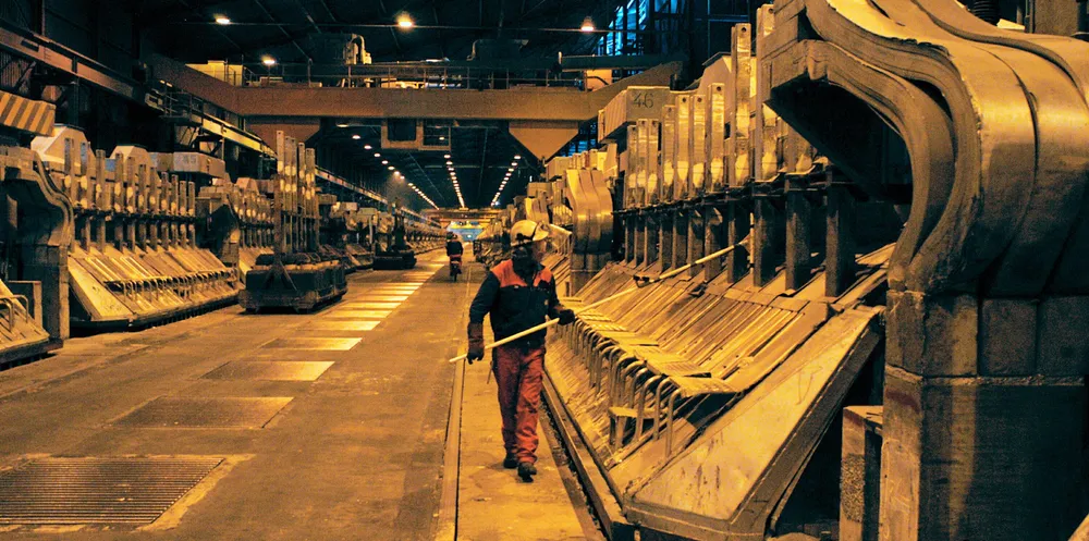 Norske industribedrifter slipper ut 20 TWh overskuddsvarme årlig. Regjeringen ønsker å legge til rette for bedre utnyttelse av varmen. Paradoksalt nok er god tilgang på billig fornybar energi en utfordring for å få dette til.