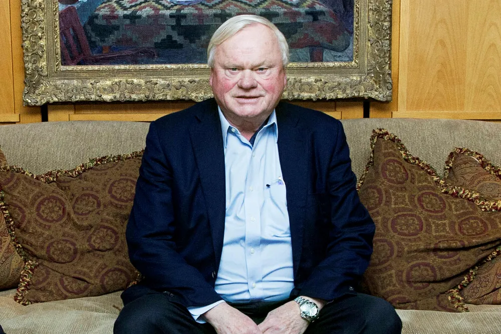 John Fredriksen og hans tørrlastrederi Golden Ocean Group forbereder seg på nye miljøreguleringer til sjøs.