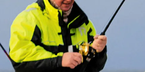 POPULÆRT: Det blir stadig mer populært å dra til Norge for å fiske. Her danske fisketurister i Troms.