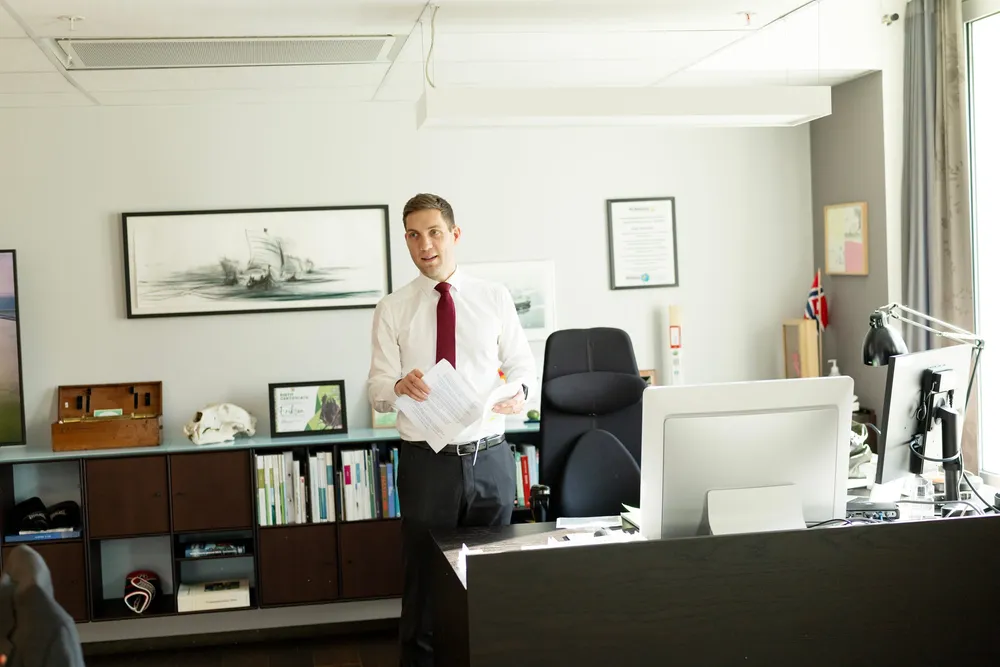 Klima- og miljøminister Andreas Bjelland Eriksen (Ap) erkjenner at det er krevende å planlegge for å kutte klimautslipp innen 2030, men ikke vite hvilke utslipp han kan regne med.