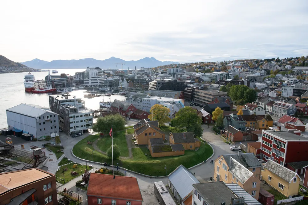 Boligprisene i Tromsø er satt under press av Airbnb-utleie, ifølge meglertopp. Salgsprisene er 10 prosent opp det siste året.