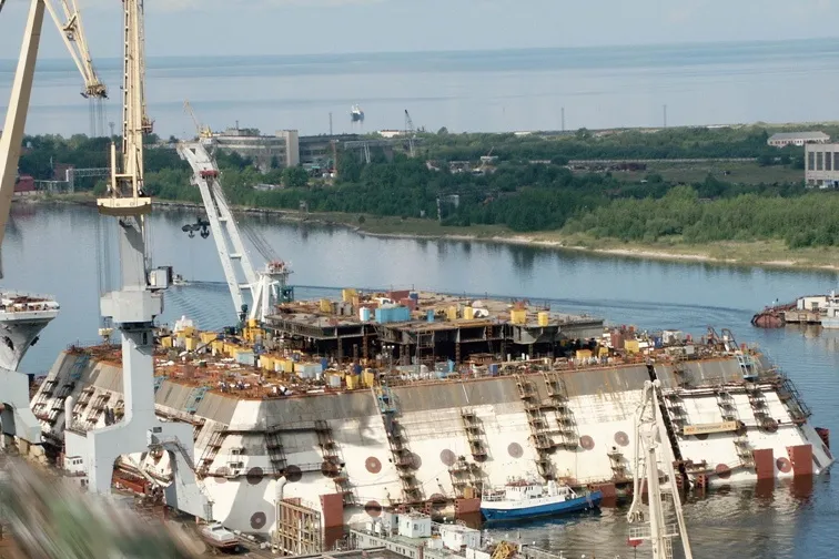 Russian build-up: the Sevmash yard near Murmansk carried out construction of the platform for the Prirazlomnoye project in the Arctic Pechora Sea