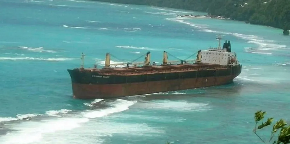 Solomon Trader aground