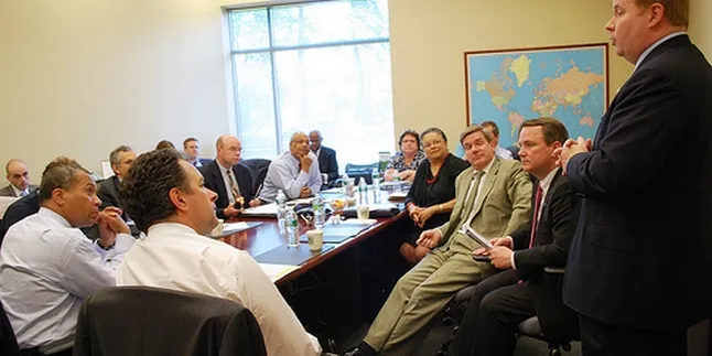 AMSC chief executive Dan McGahn (right)